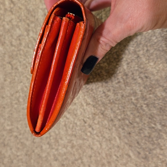 Louis Vuitton vernis glossy monogram leather sarah wallet - Picture 4 of 9